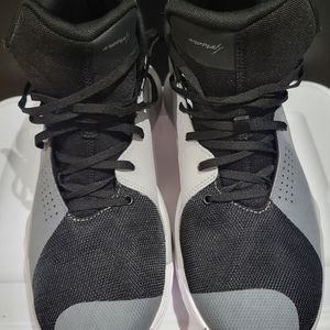 Under Armour Anomaly-11.5